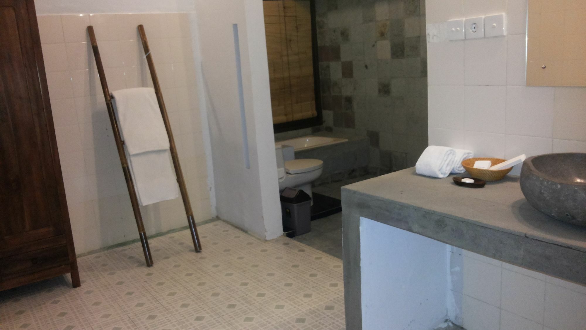 U House Hotel 2*